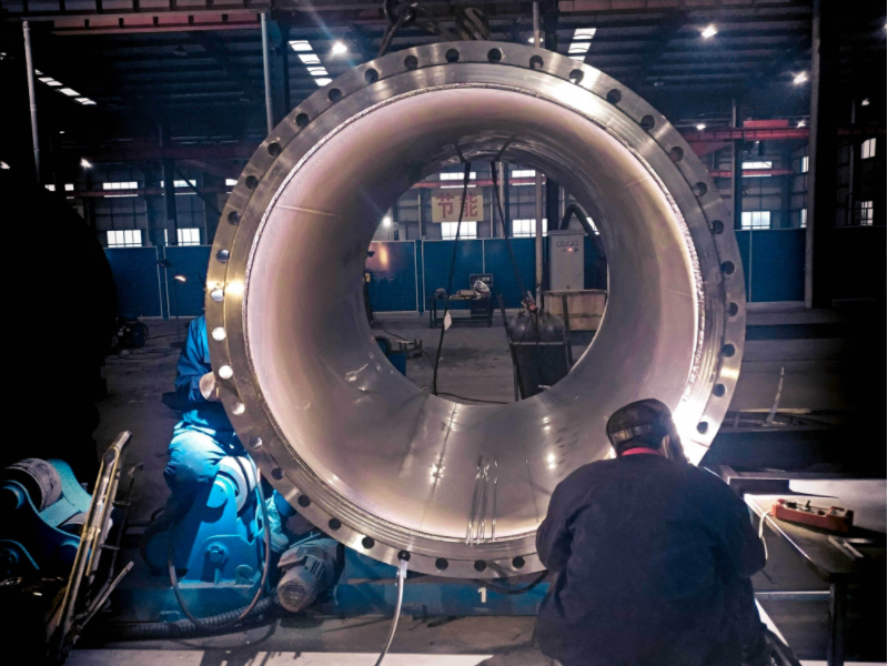 江蘇新澎——內(nèi)襯不銹鋼復(fù)合管使用壽命