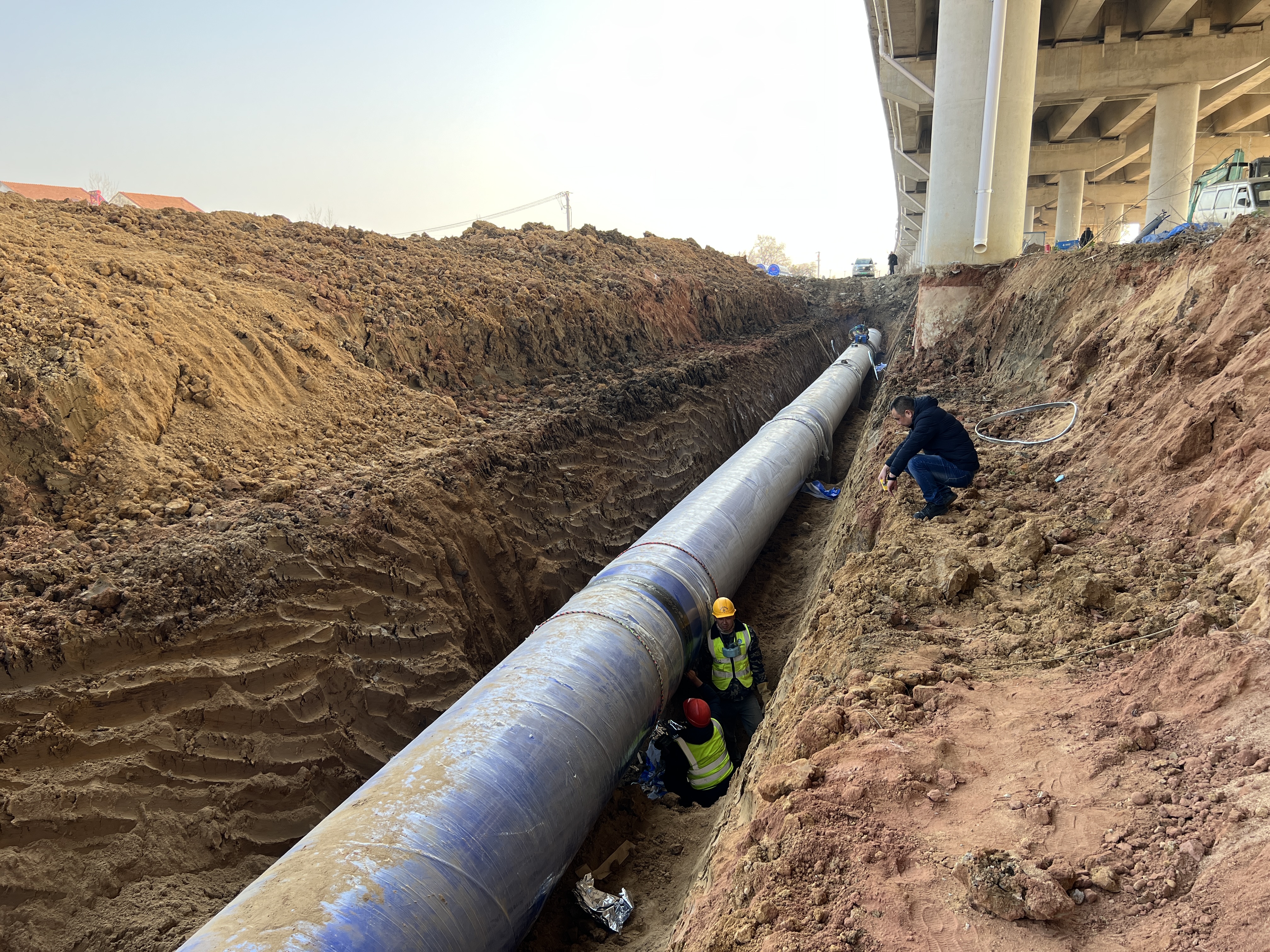 新澎內(nèi)襯不銹鋼復(fù)合管用于高壓長距離輸水 耐壓等級達(dá)4MPa